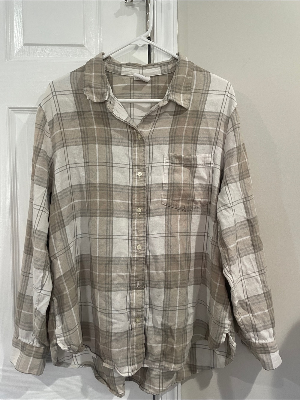 GAP Women’s Beige and Cream Plaid Button-Down Shirt ‘The Easy Shirt’ Size XL